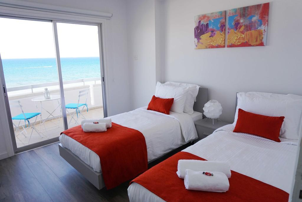 Lazuli Beachfront Apartment 43 Larnaka Exterior foto