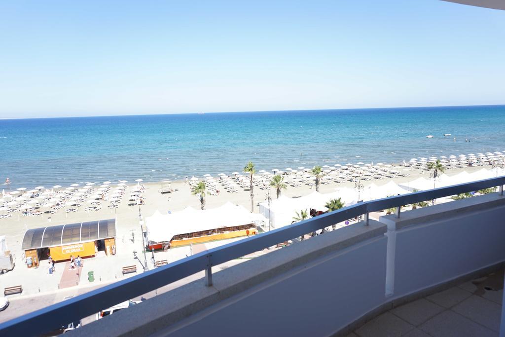 Lazuli Beachfront Apartment 43 Larnaka Exterior foto